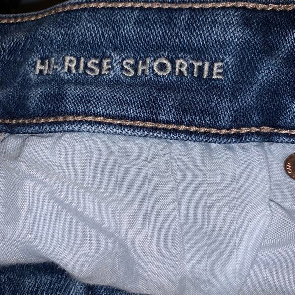 American Eagle Distressed Hi Rise Shortie Size 4 - Picture 4 of 6